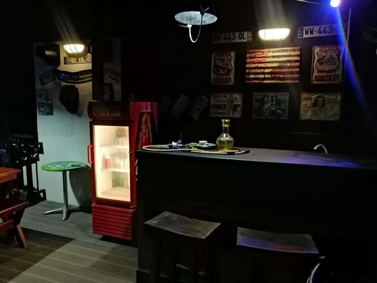 Le Petit Hotel & Restaurant Негомбо Екстер'єр фото